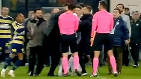 L'aggressione all'arbitro da parte del presidente dell'Ankaragucu
