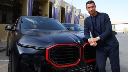 Noleggio auto calcio Emirati Arabi Uniti